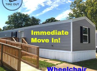 4 Imperial Valley Dr, Springfield, IL 62702