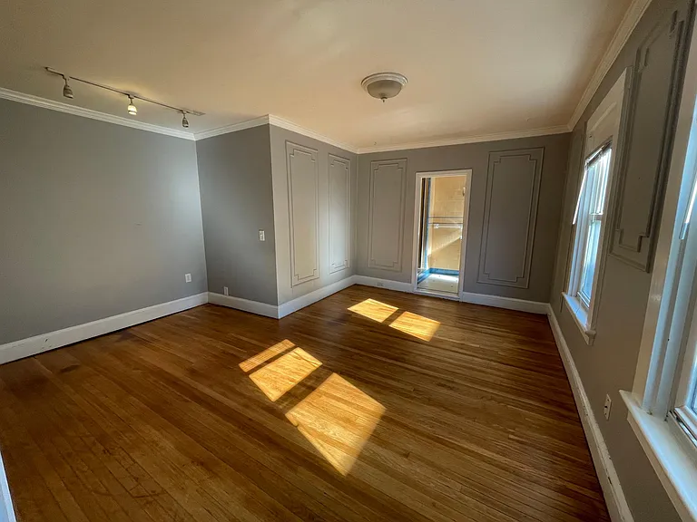 16 Mann Ave #2B — Photo 3