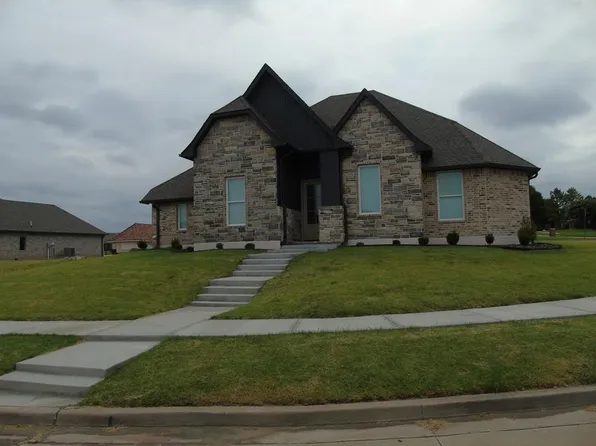 1601 NW 37th St, Lawton, OK 73505