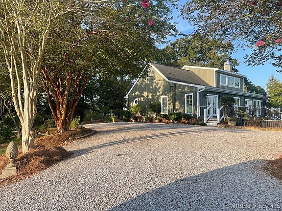 3rd image of 49 Ridgeland Trl