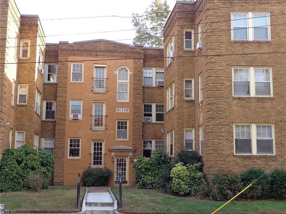 1st image of 1001 Gates Ave APT 11C