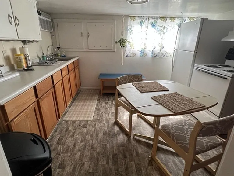 405 W 9th St #B — Photo 7