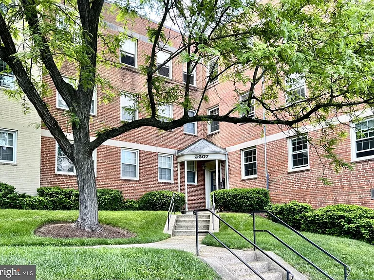 2207 Washington Ave #201 — Photo 1
