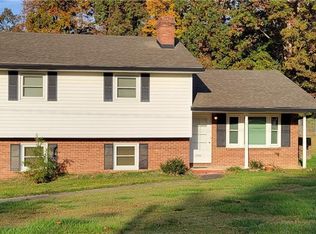 3520 Manoa Rd, Pfafftown, NC 27040