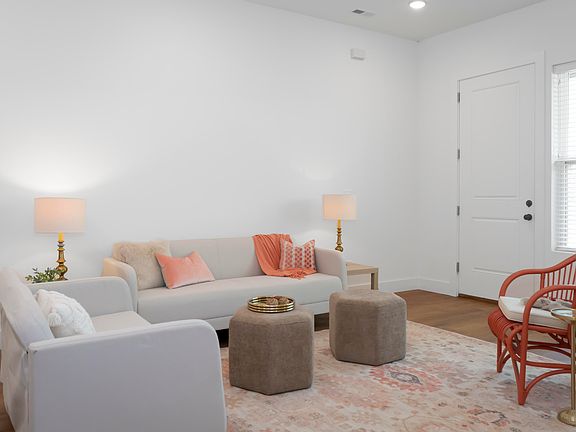 4th image of 903 Montague Pl