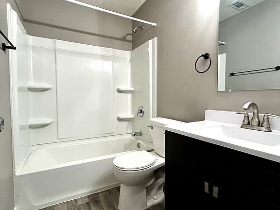 5th image of 2140 J St #6