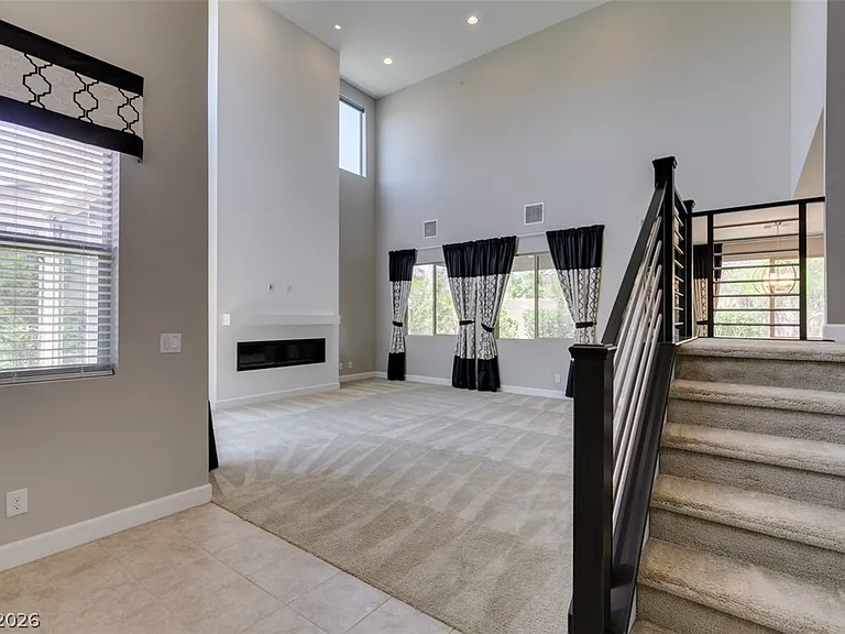 1027 Whitworth Ave — Photo 6