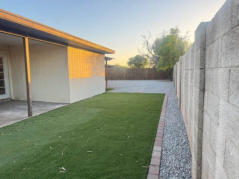 4553 N 82nd Ln — Photo 31