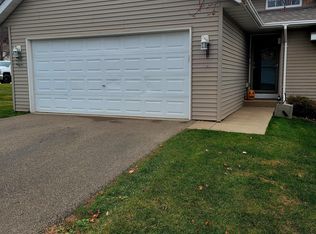 2774 Ridgeview Dr, Red Wing, MN 55066