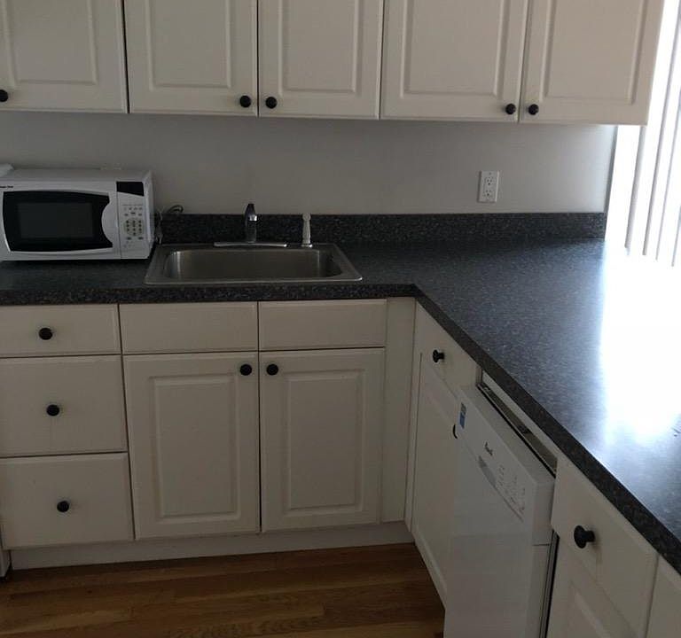 2nd image of 34 Grossman St