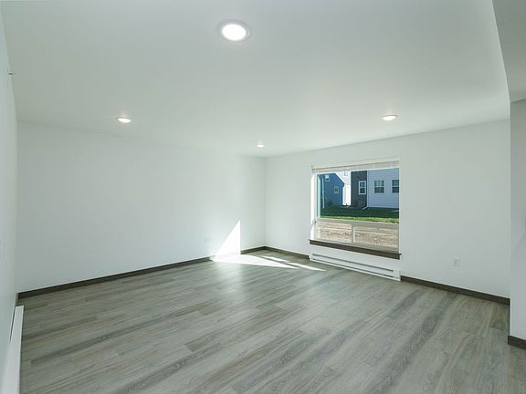 4th image of 1144 Abigail Ln #159
