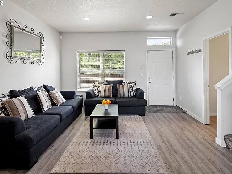2223 SE 89th Ave — Photo 9
