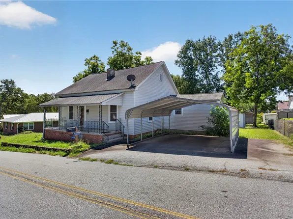 418 Gerber St, Walhalla, SC 29691