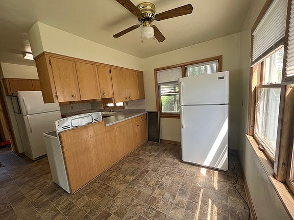 3rd image of 520 9th Ave S #1