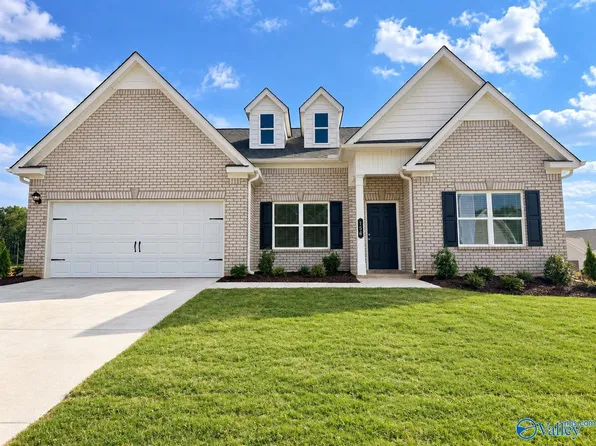 156 Harvest Moon Dr, Harvest, AL 35749