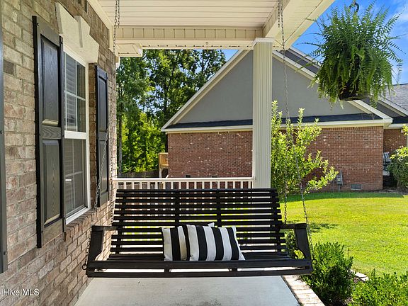 4th image of 704 Helen Court