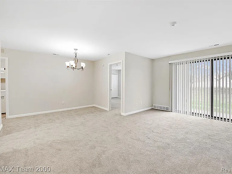 42461 Lilley Pointe Dr — Photo 4