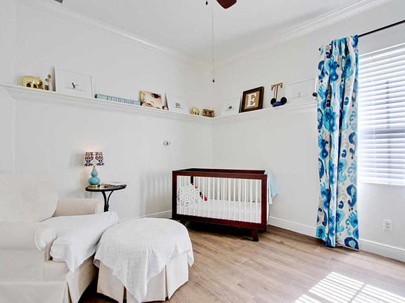 5th image of 530 Sweet Bay Cir