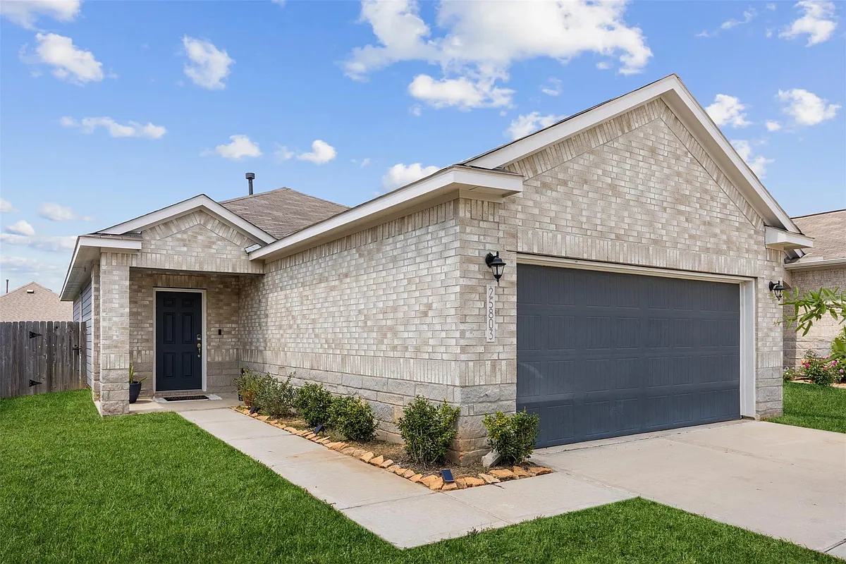 Building Photo - 25803 Hickory Pecan Trl