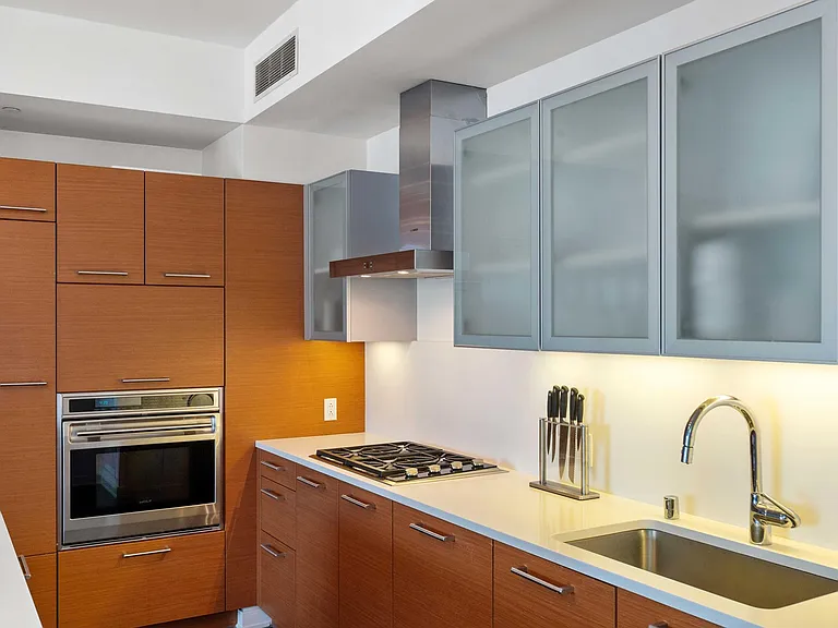 301 Mission St #27B — Photo 18