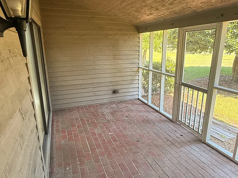 5910 Chester St — Photo 27