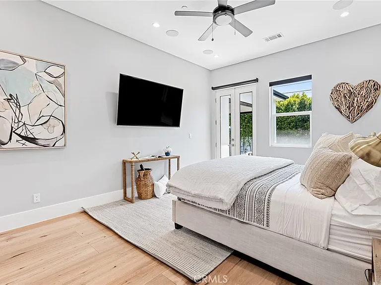 12606 Emelita St — Photo 17