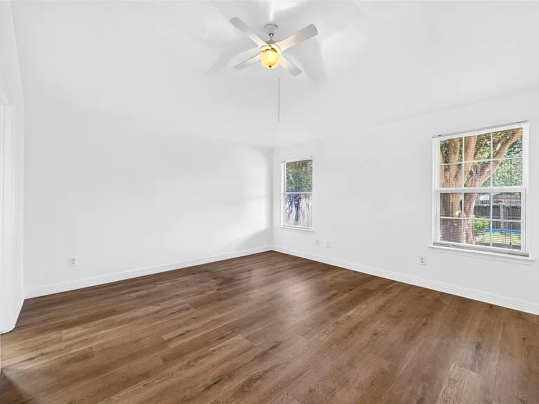15307 Flemington Ave — Photo 22