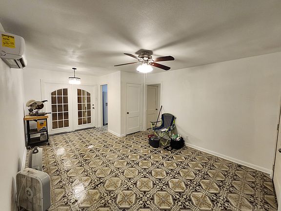 3rd image of 1943 Rayburn Dr
