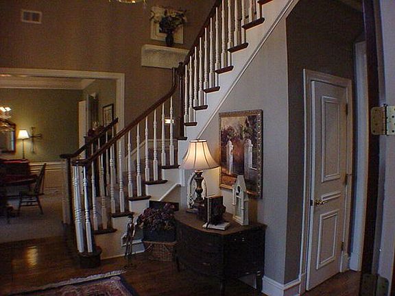 2nd image of 2303 Forest Hills Ct