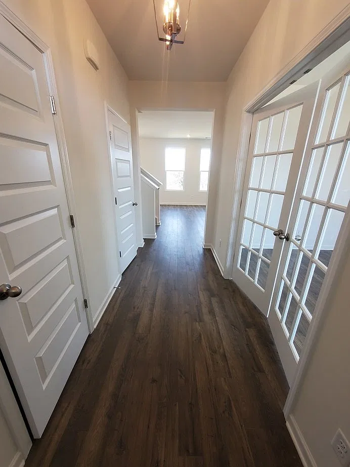 3 bed, 2.5 bath, 2069 sqft, $2,650 — Photo 3