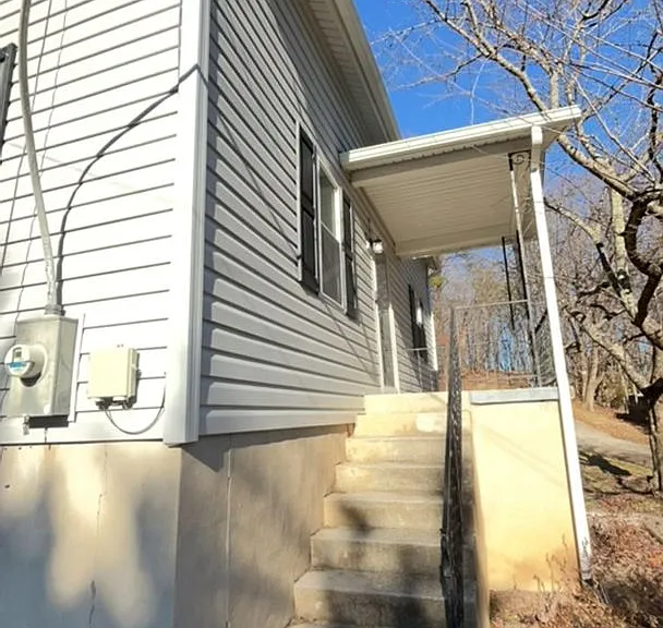 3035 Trent Rd SE — Photo 1