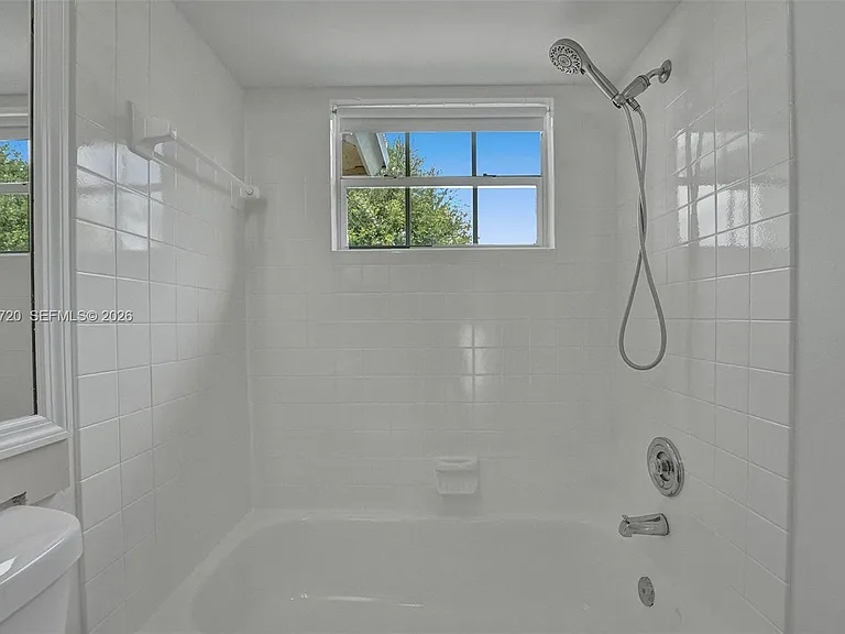 1224 Sussex St — Photo 41