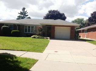 416 Cambridge Rd, Des Plaines, IL 60016