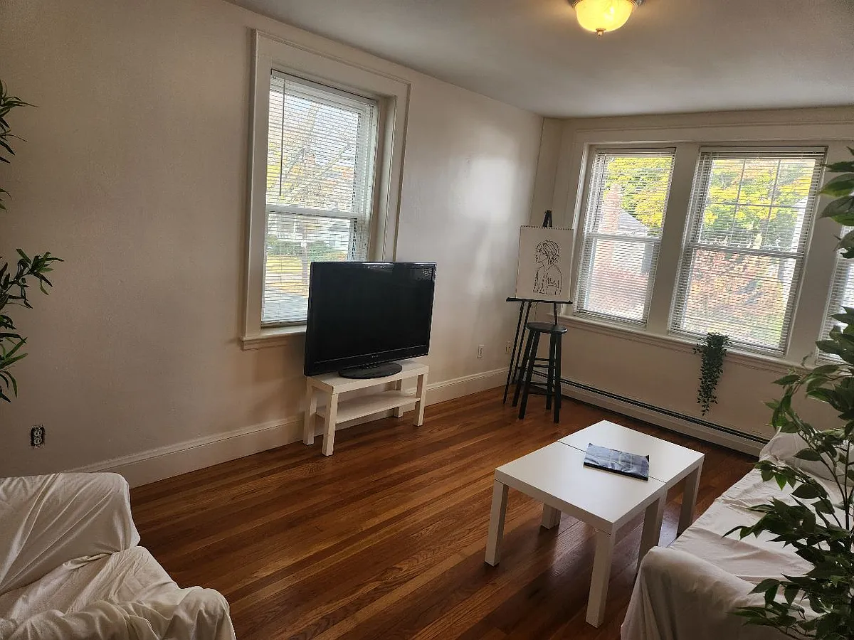Building Photo - 207 Everett St #7