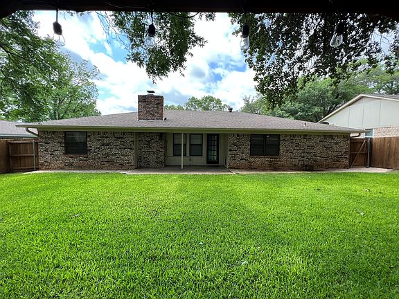 2nd image of 1613 Brookhaven Cir