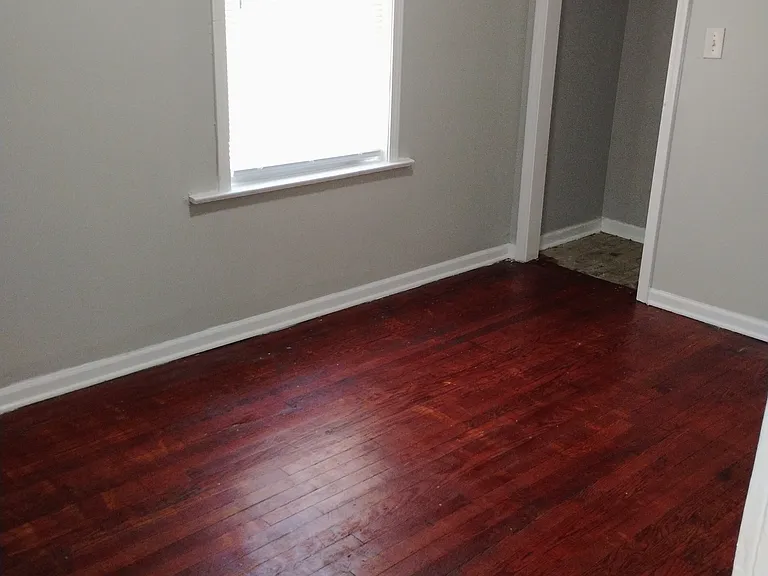 8547 S Maryland Ave — Photo 6