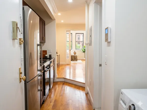 407 East 81st Street image 1 of 5