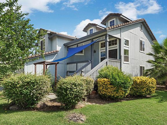 2nd image of 2142 Bluejay Way