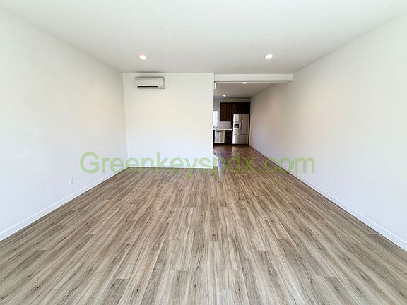 2nd image of 12117 SE Pardee St