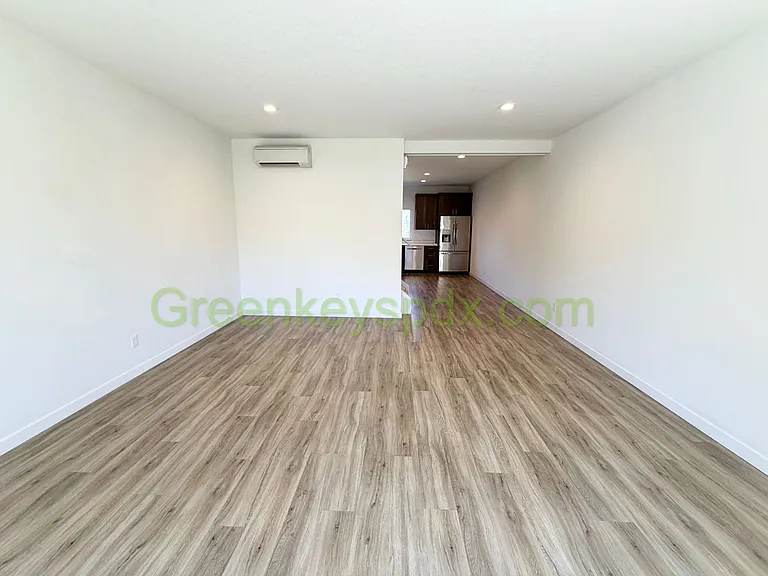 12117 SE Pardee St — Photo 2