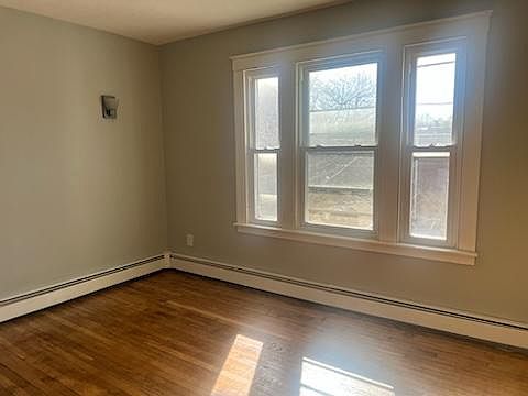 2nd image of 25 Curtin Ave APT 2
