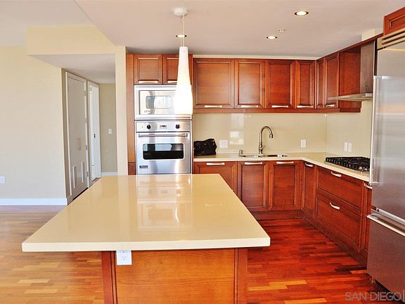 5th image of 1325 Pacific Hwy #3003