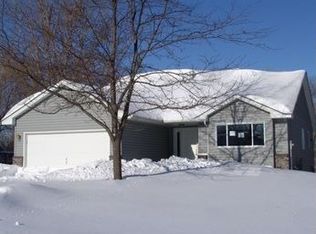 4806 Heather Ridge Rd N, Oakdale, MN 55128