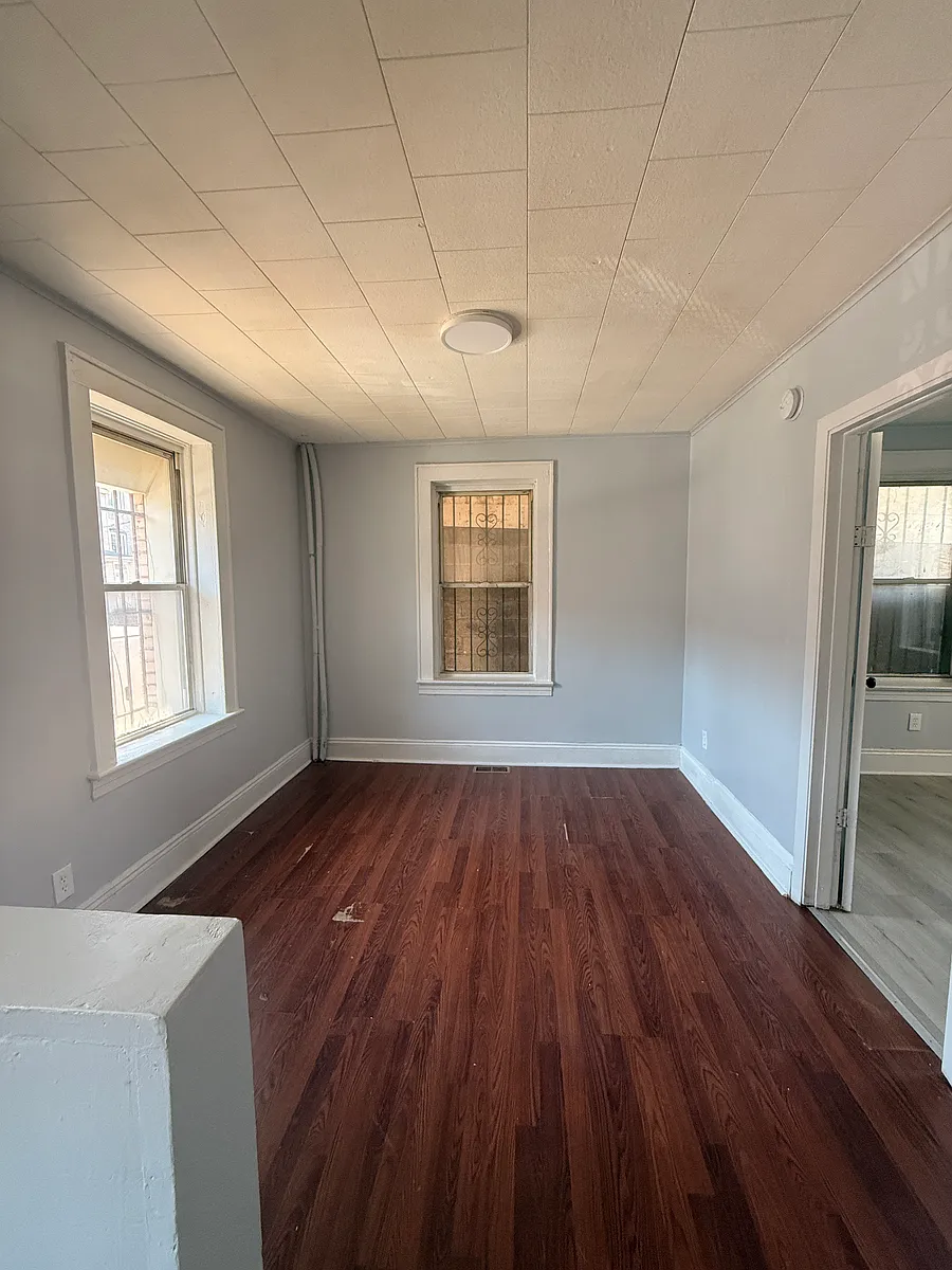 Building Photo - 401 Marshall St #1