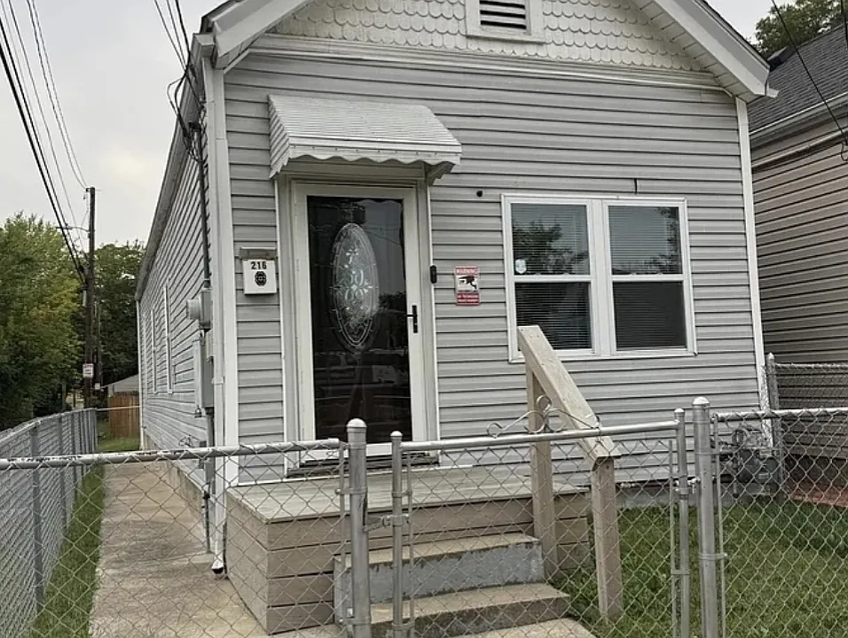 N 25th St