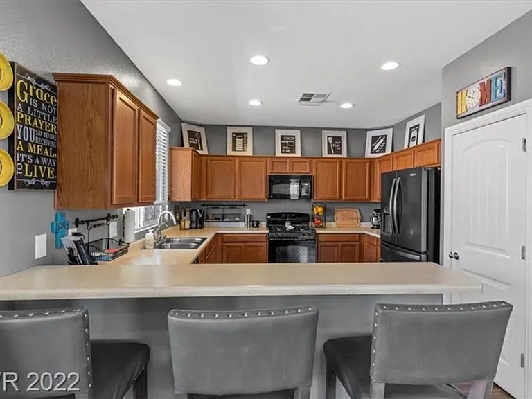 7725 Donner Peak St — Photo 24