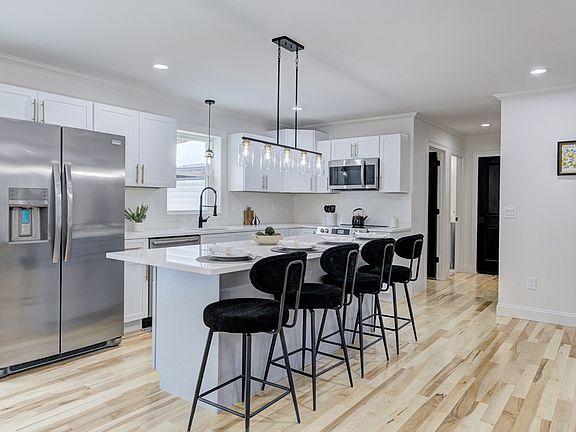 2nd image of 6 Winslow Rd