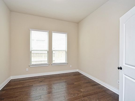 3rd image of 3912 Crispin Hall Ln