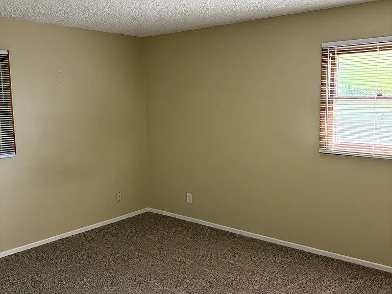 419 SE 2nd St #13 — Photo 9