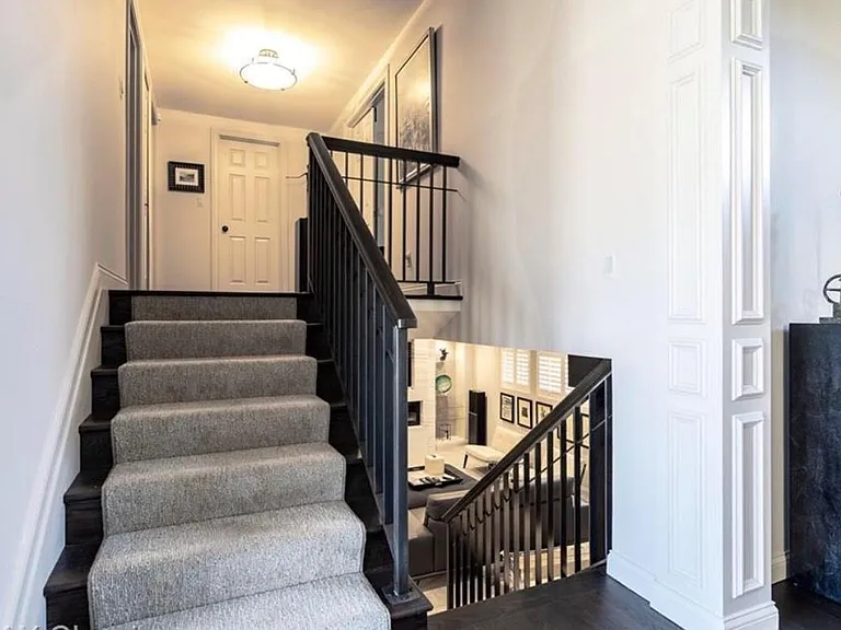 2880 Birchena Cres — Photo 8